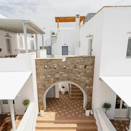 Ξενοδοχείο με διαμερίσματα Erato Naxos 4*