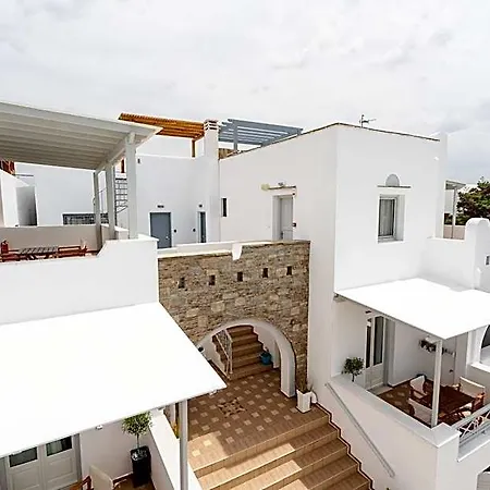 Erato Naxos 4*